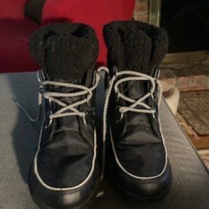 Ladies Sorel Winter Boots Sz 9 Very Good condition